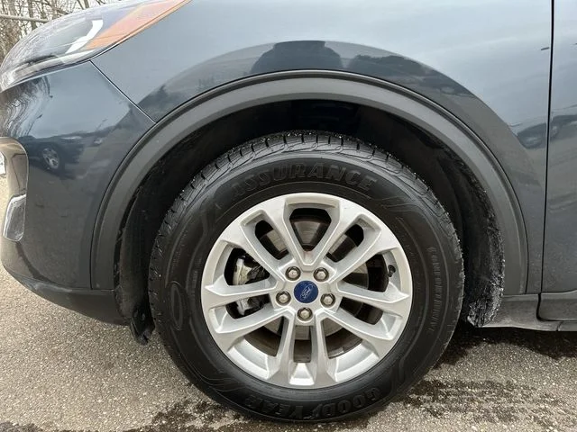Used 2022 Blue Ford SE image 20