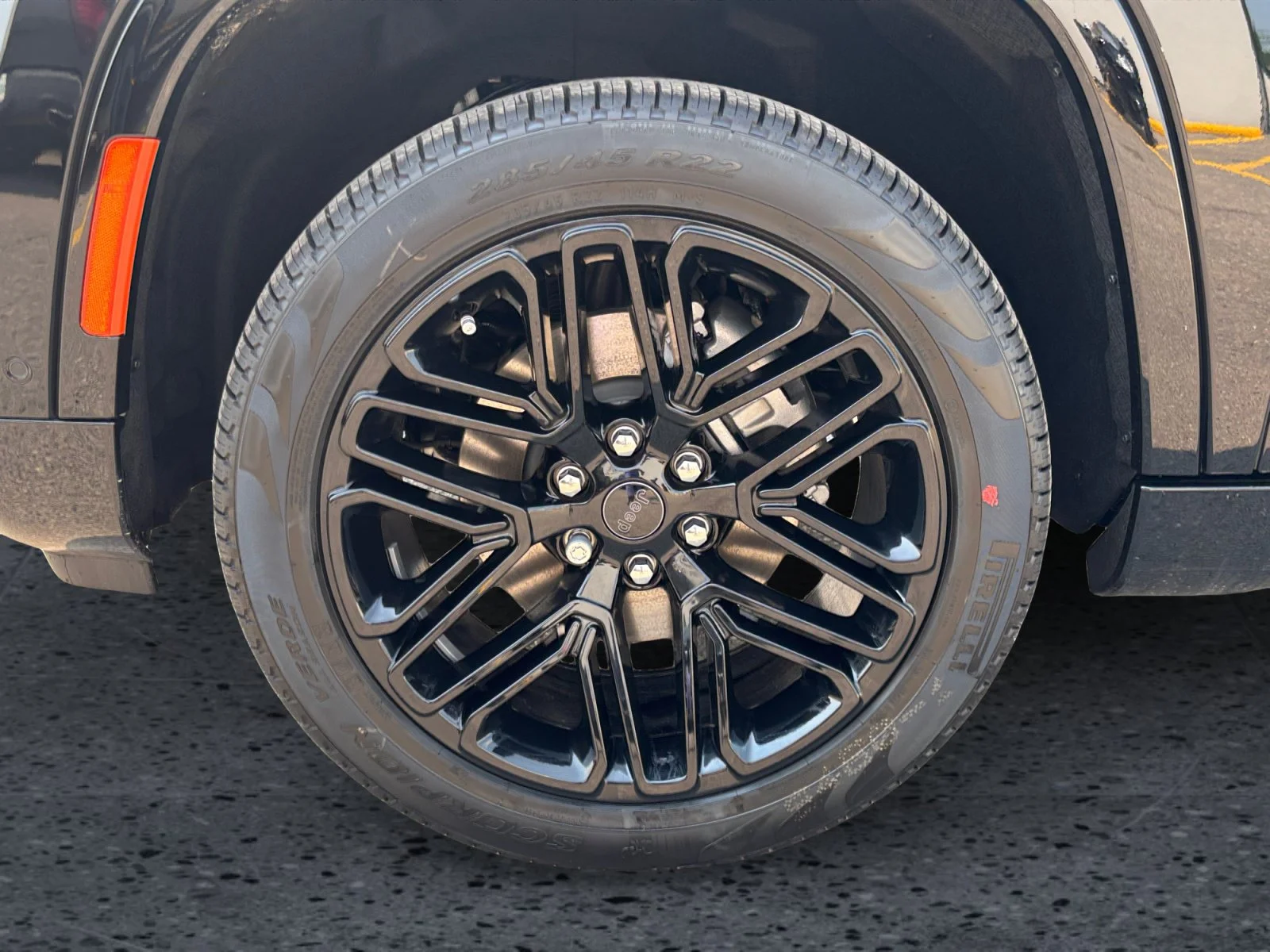 New 2026 HIGH GLOSS BLACK Jeep Limited Reserve image 9