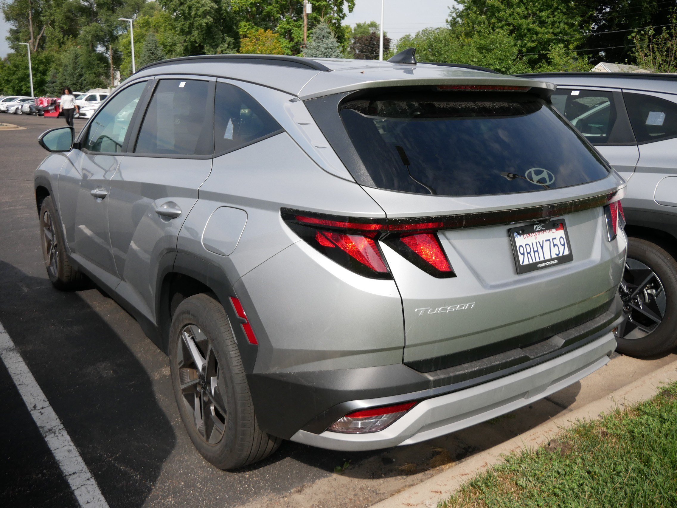 Used 2025 Shimmering Silver Hyundai SEL image 4