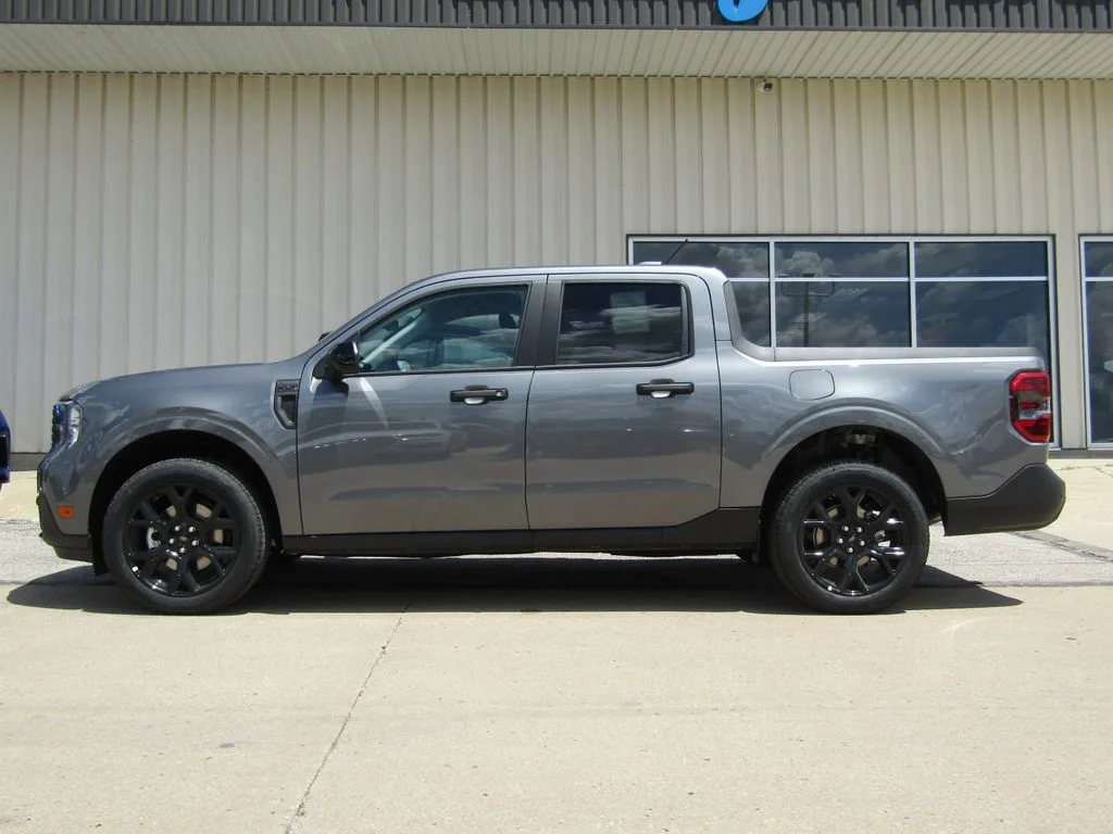 New 2026 Carbonized Gray Metallic Ford XLT image 11