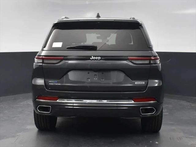 New 2024 Baltic Gray Metallic Clear-Coat Exterior Paint Jeep Overland image 3