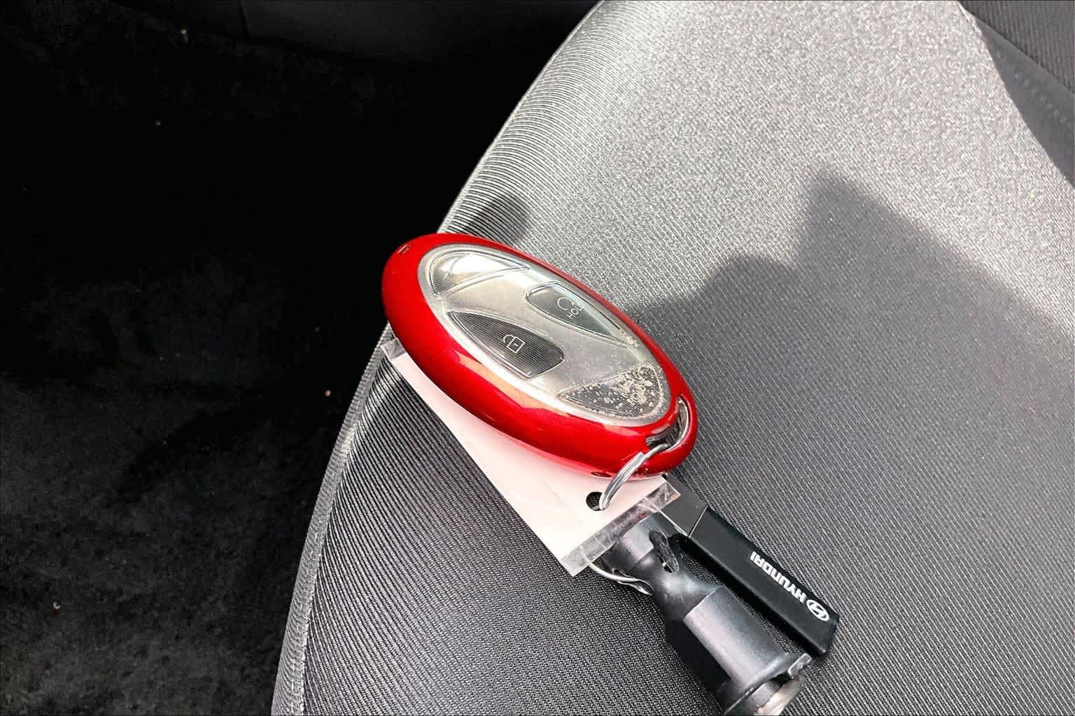 Used 2025 Rockwood Green Hyundai SEL image 14