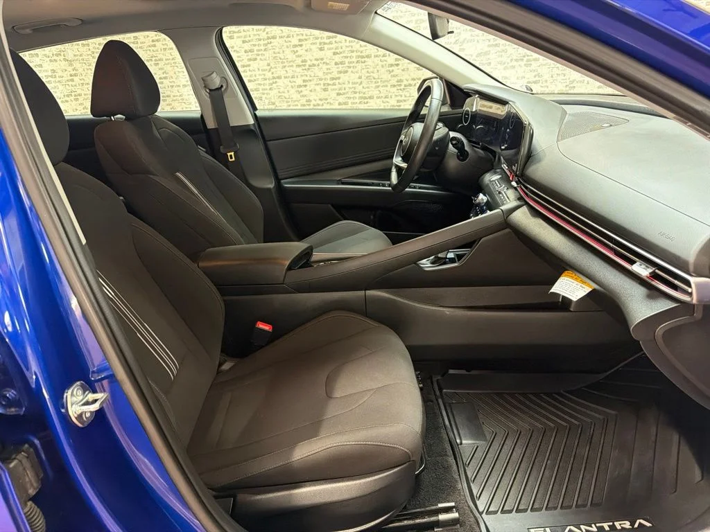 Used 2025 Intense Blue Hyundai SEL Convenience image 11