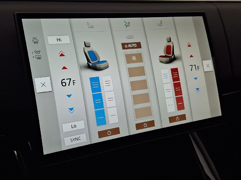 New 2027 Charente Grey Prem Met Land Rover Dynamic SE image 13