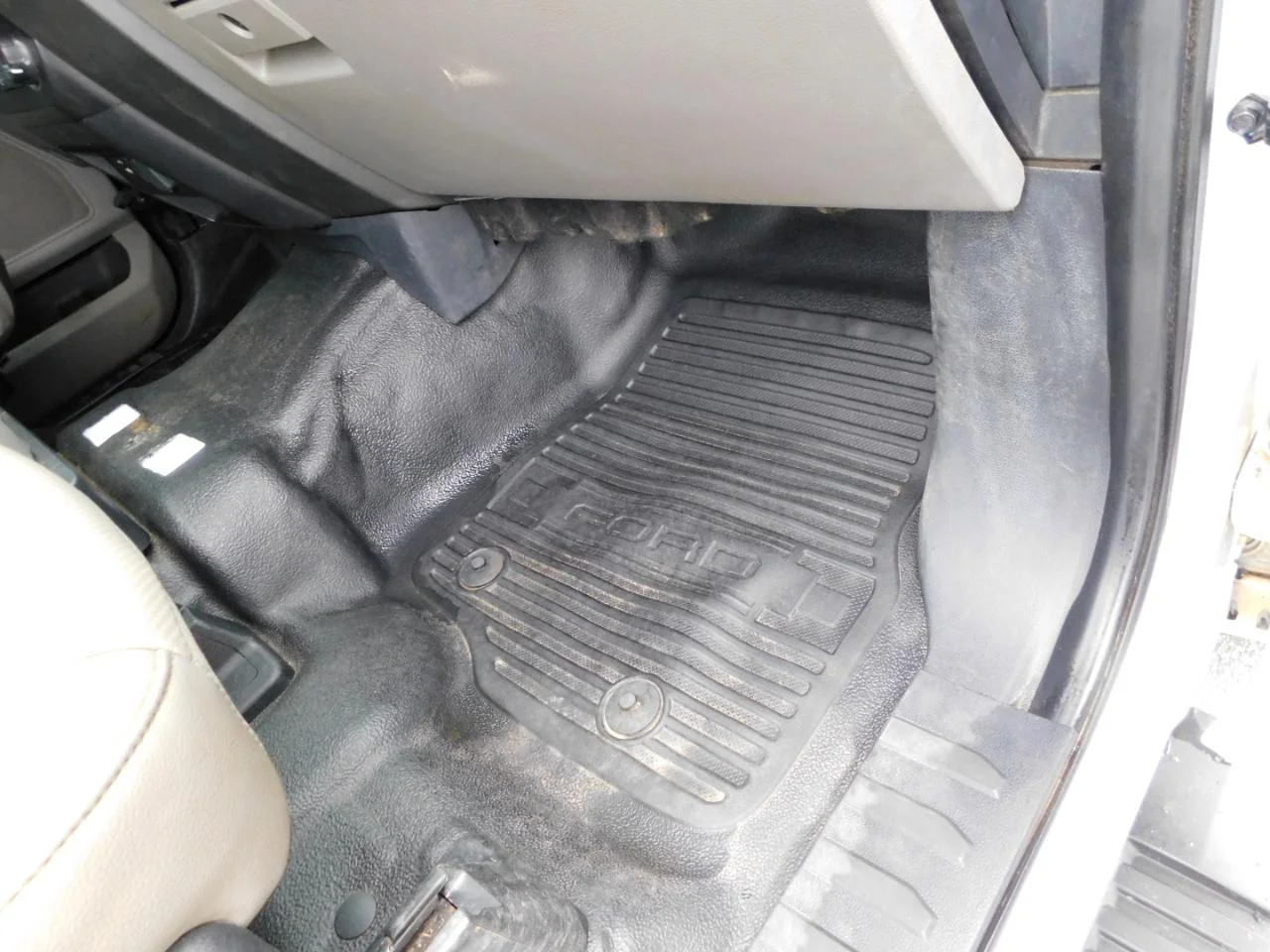 Used 2022 White Ford XL 4WD Crew Cab 179 in WB 60 in CA image 16