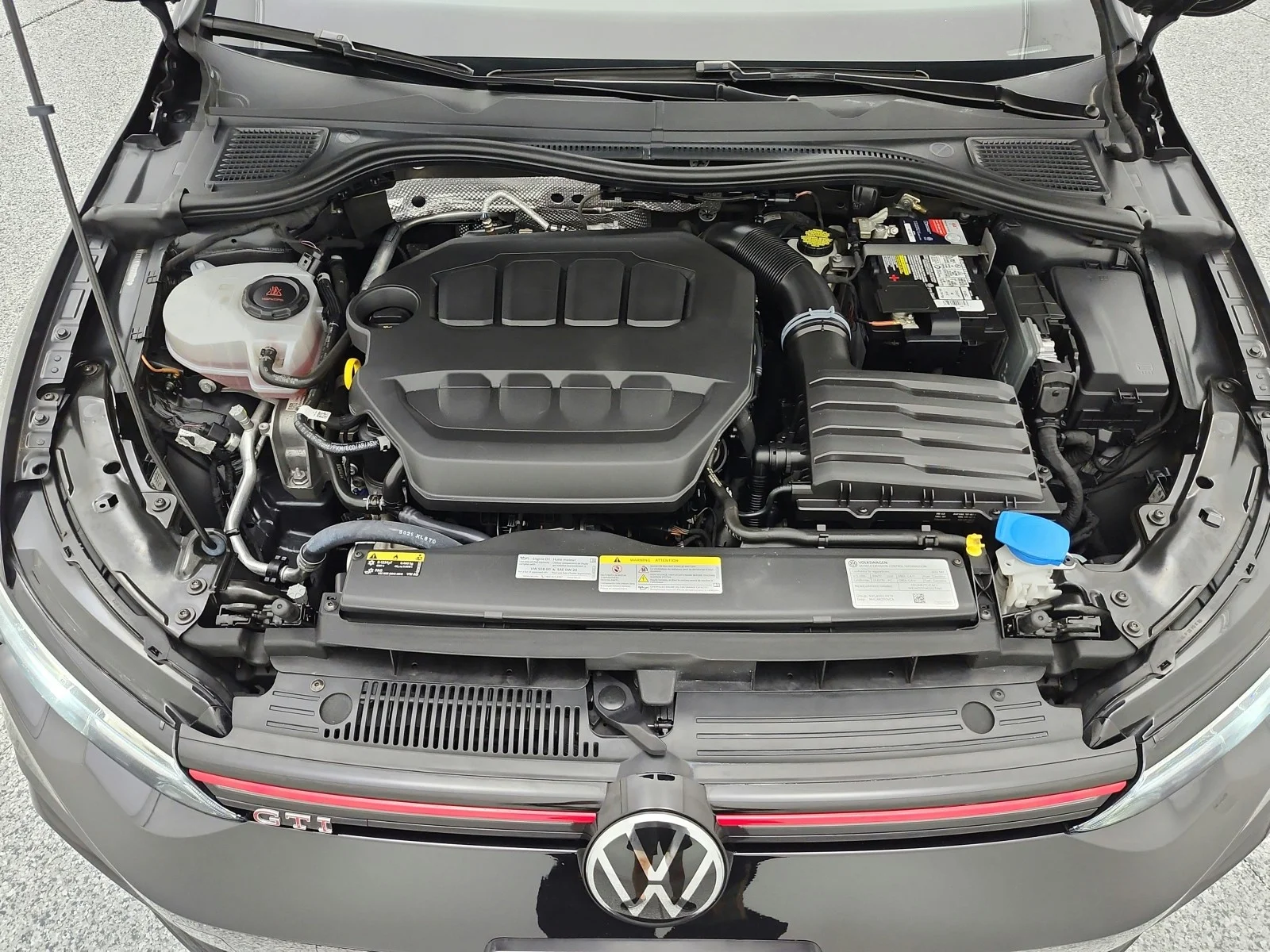 Used 2022 Deep Black Pearl Volkswagen 2.0T SE DSG image 16
