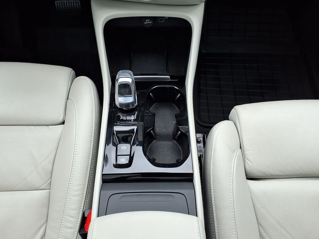 Used 2023 White Volvo B5 Plus Bright Theme image 30