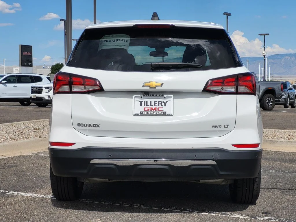 Used 2024 Summit White Chevrolet LT image 6