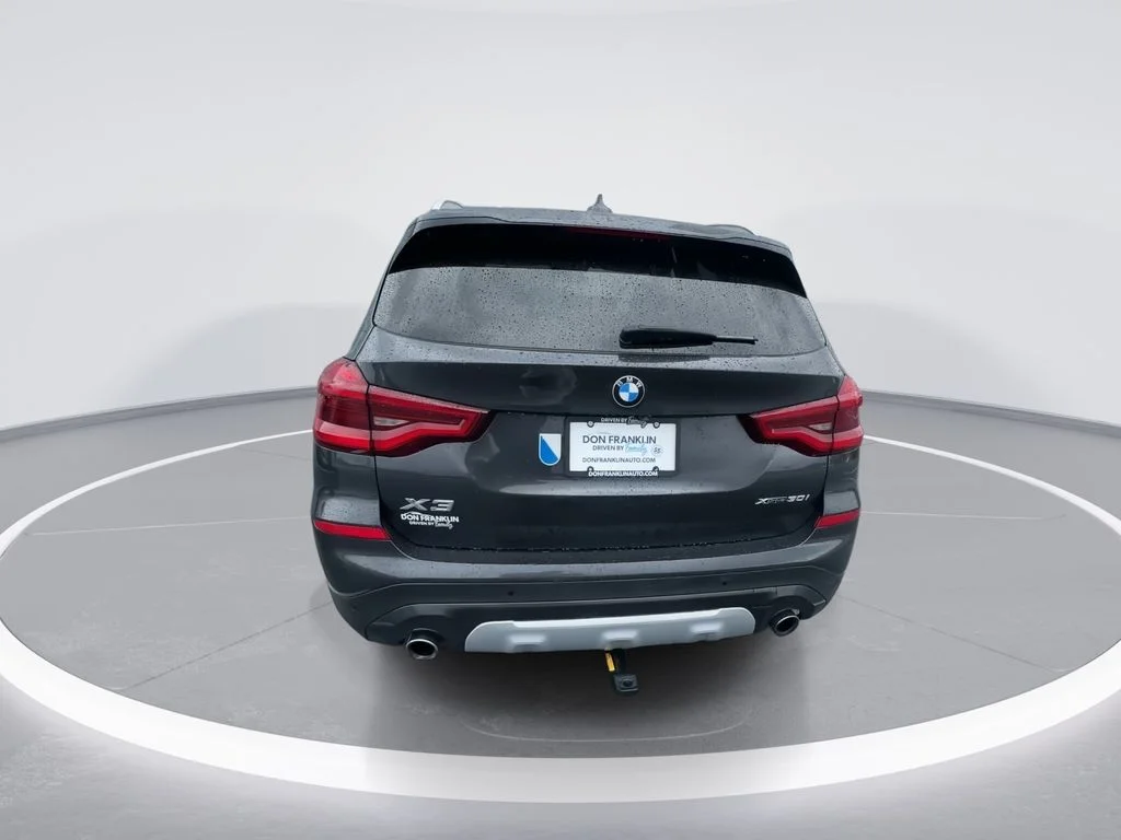 Used 2021 Gray BMW xDrive30i image 7