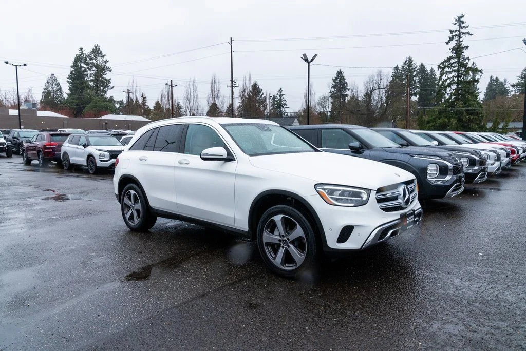Used 2022 White Mercedes-Benz GLC 300 image 26