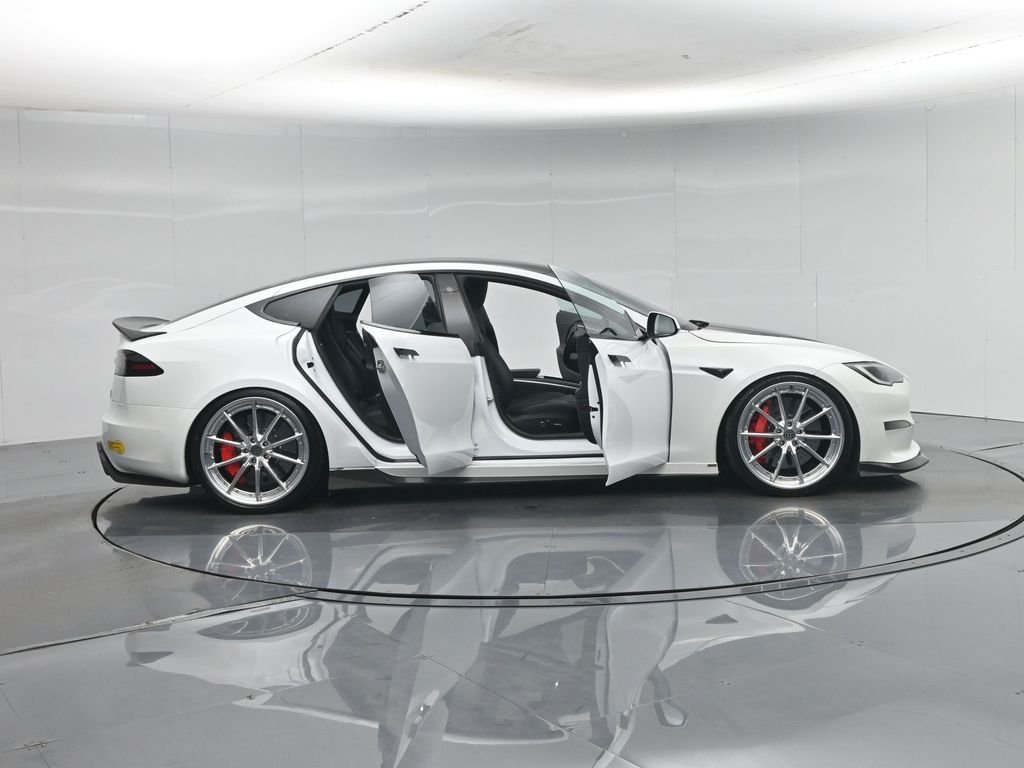 Used 2022 White Tesla Plaid image 3