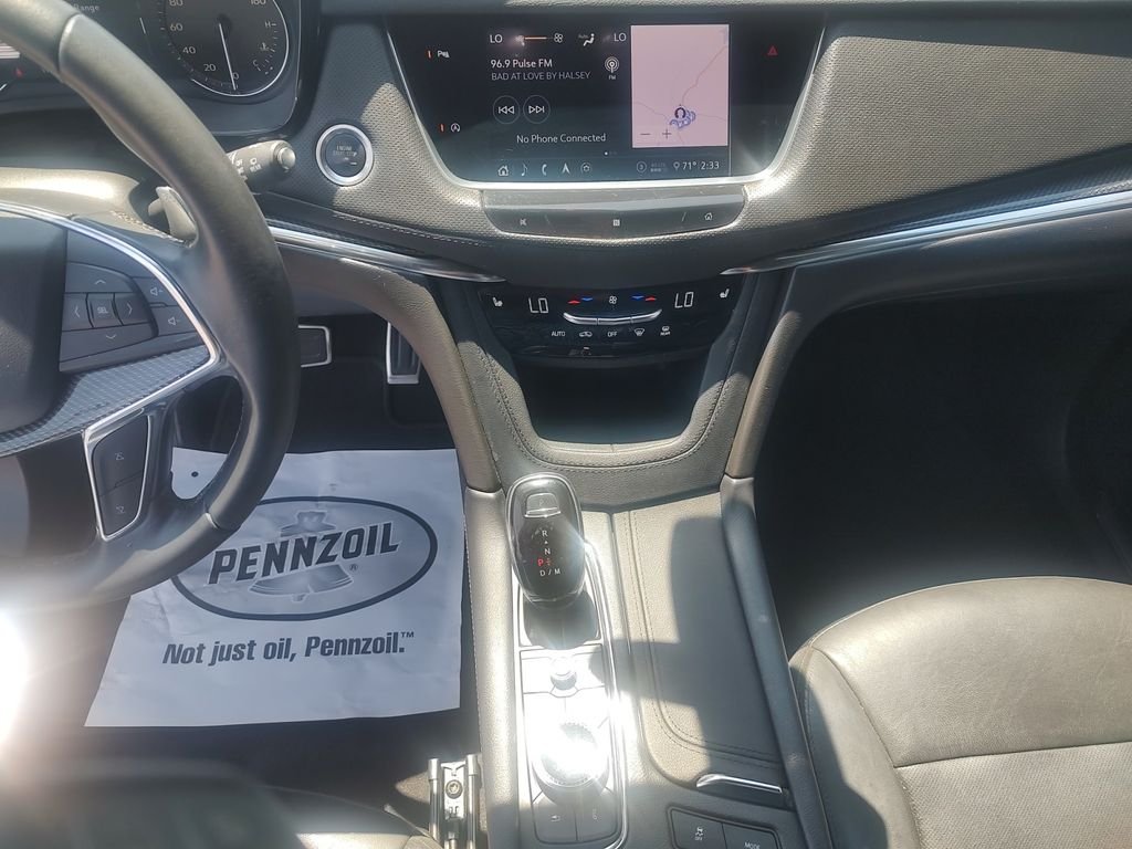 Used 2020 Black Cadillac Sport image 11