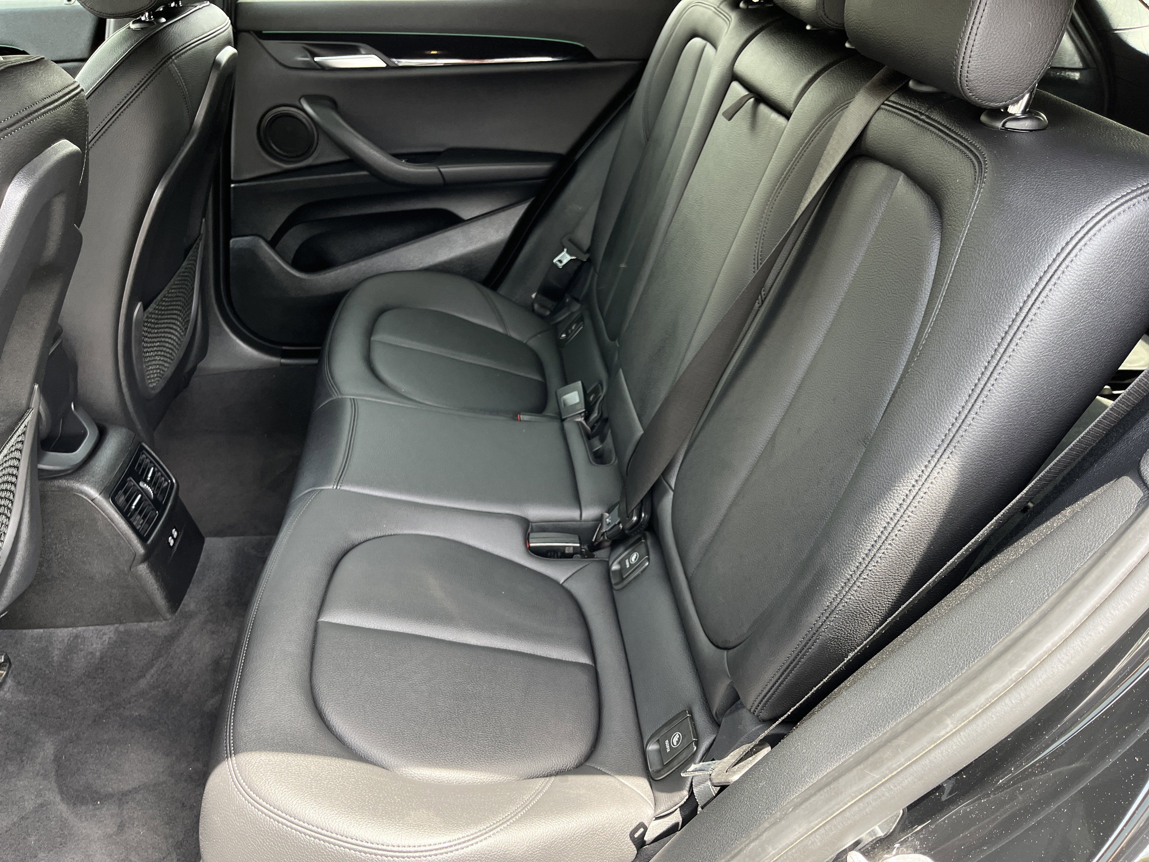 Used 2020 Jet Black BMW sDrive28i image 17