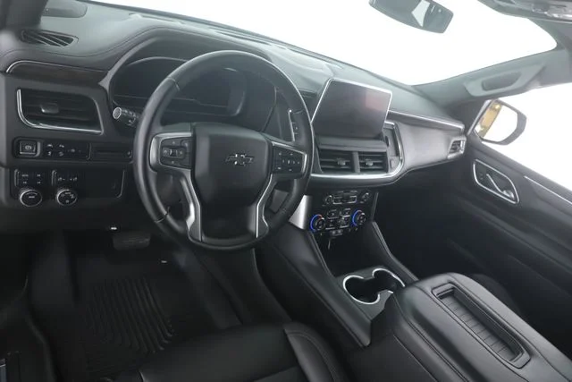 Used 2023 Gray Chevrolet Z71 image 17