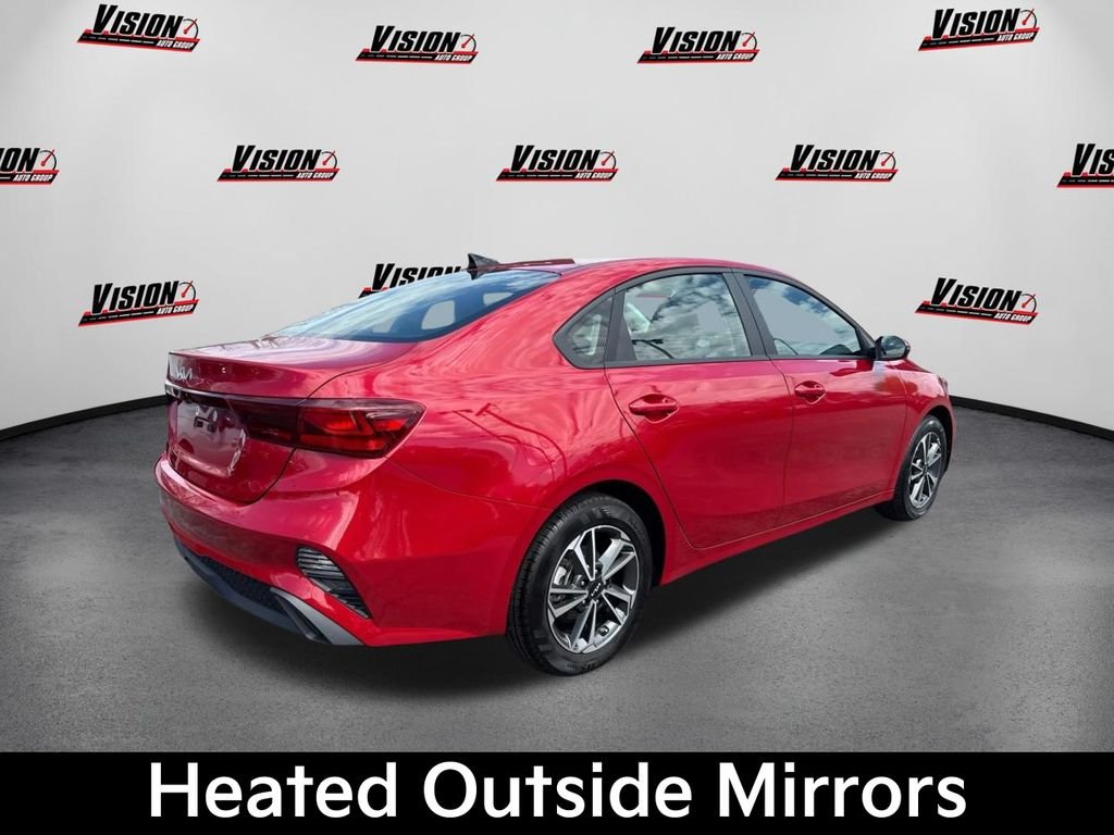 Used 2023 Red Kia LXS image 6