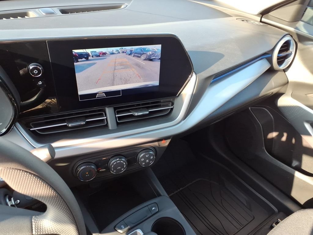 Used 2026 Summit White Chevrolet LS image 5