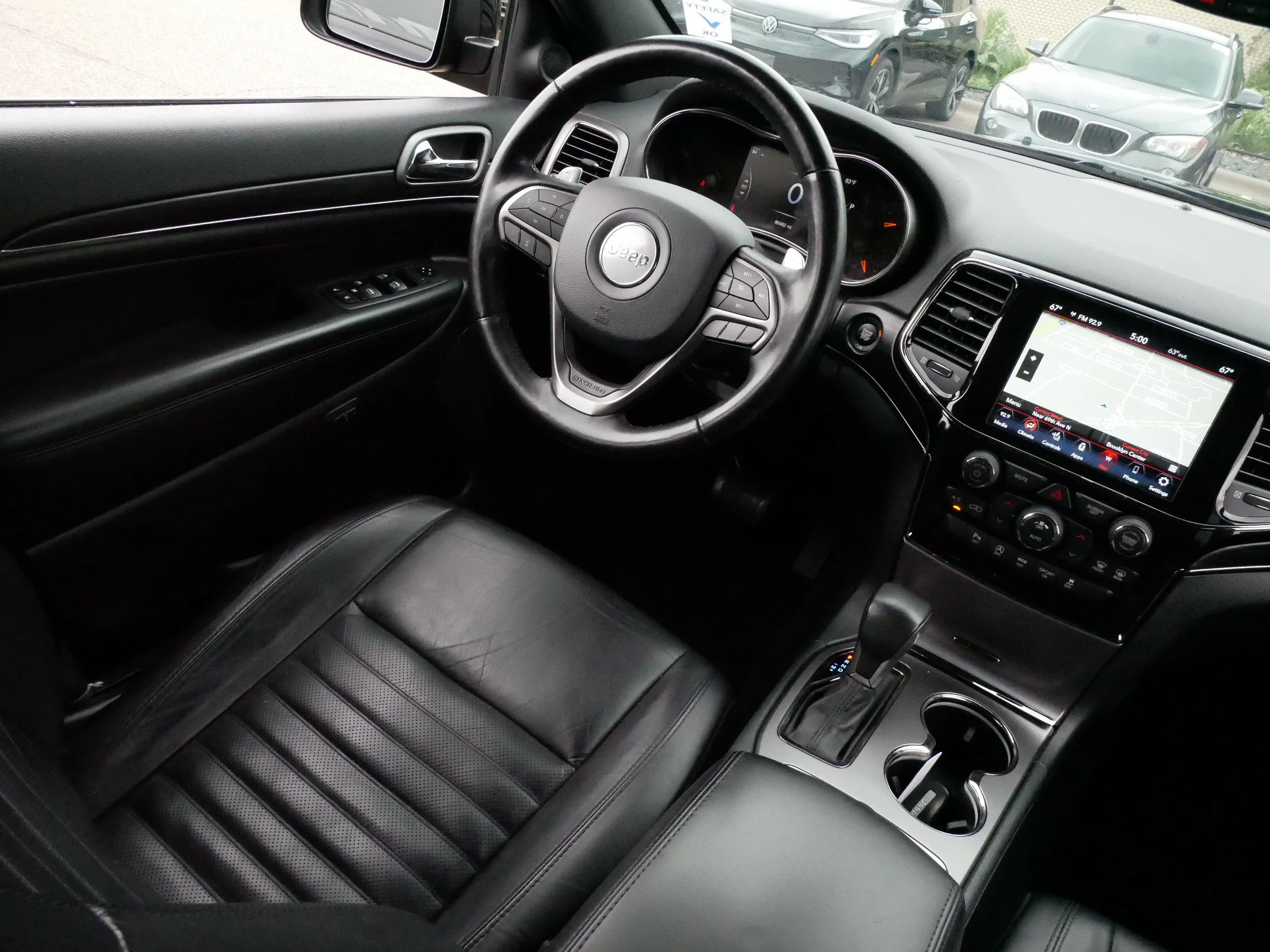Used 2020 Diamond Black Crystal Pearlcoat Jeep Limited X image 9