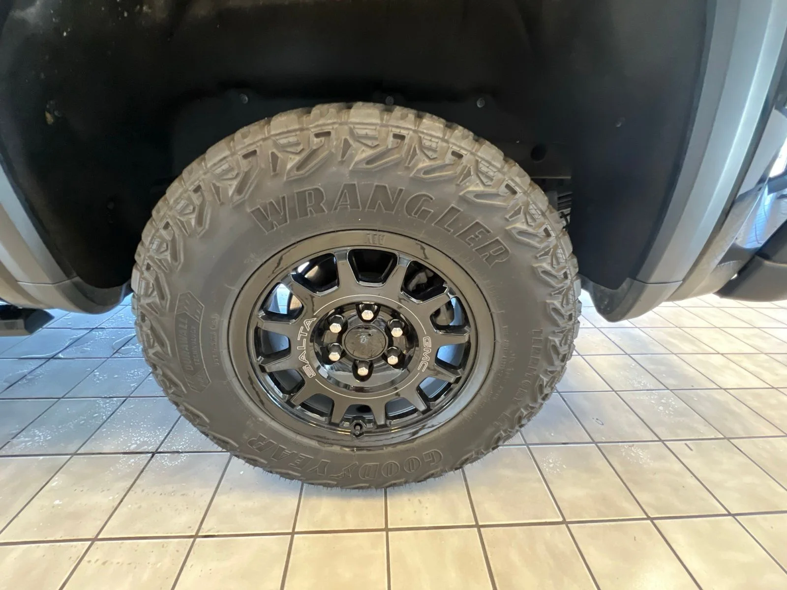 Used 2024 Onyx Black GMC AT4X image 22