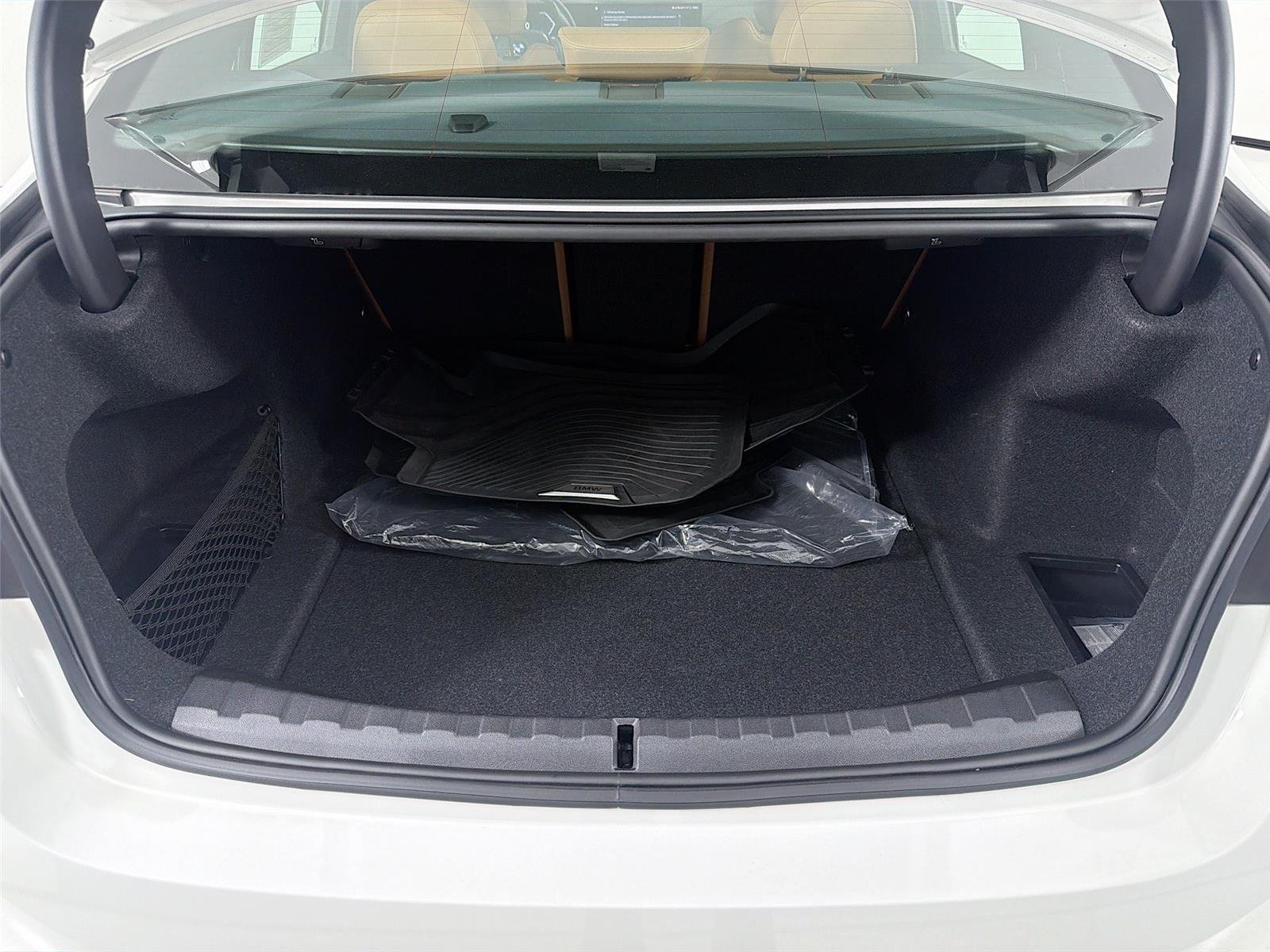 Used 2024 Alpine White BMW 330i image 21