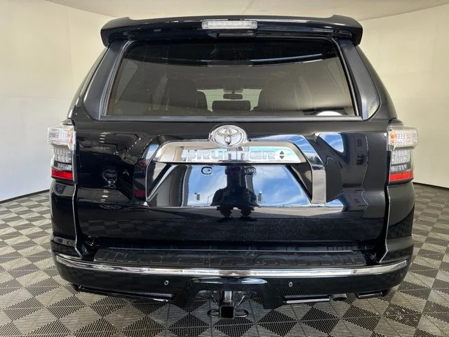 Used 2016 Midnight Black Metallic Toyota Limited image 21