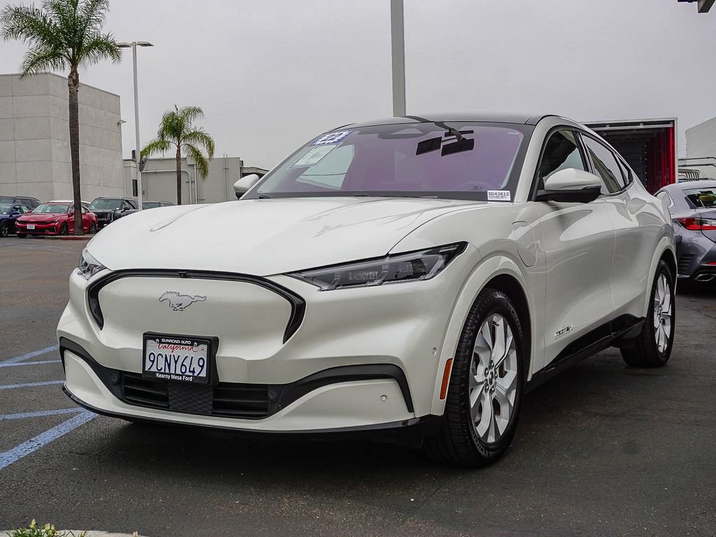 Used 2022 White Ford Premium image 4