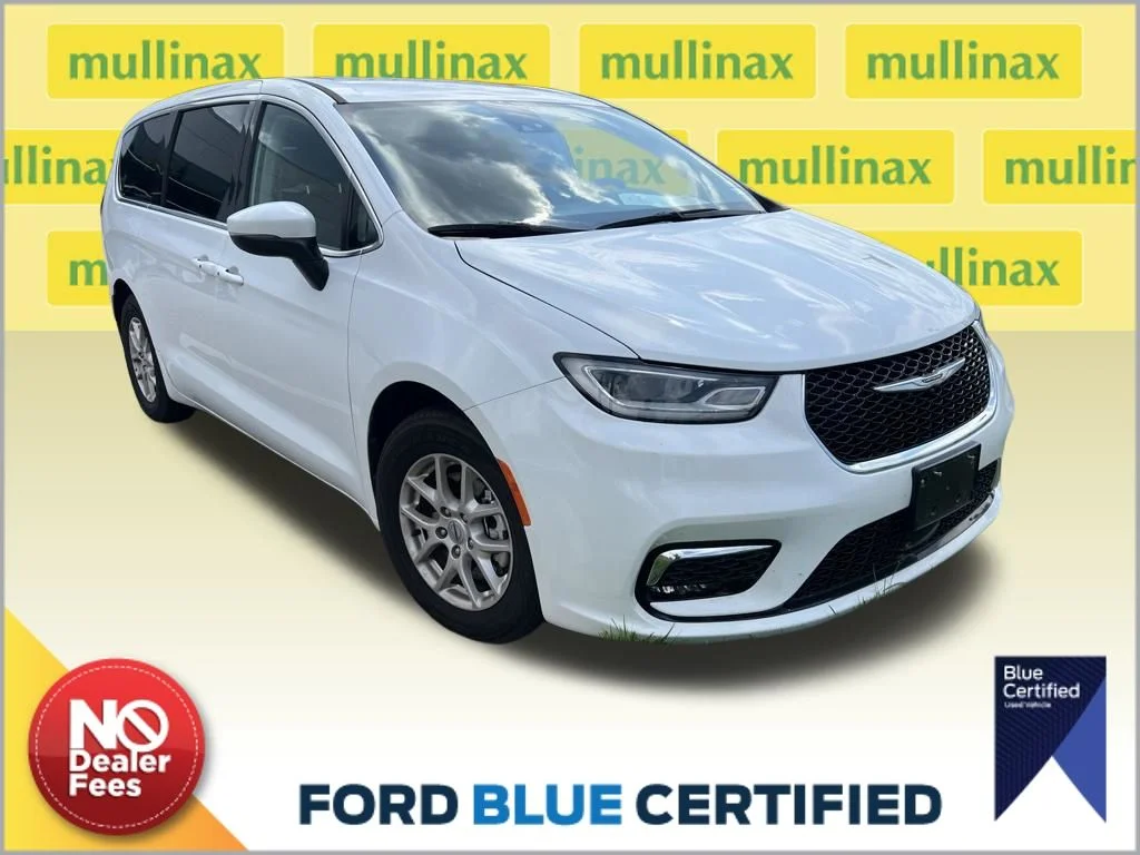 Certified Used 2023 White Chrysler Touring L image 1