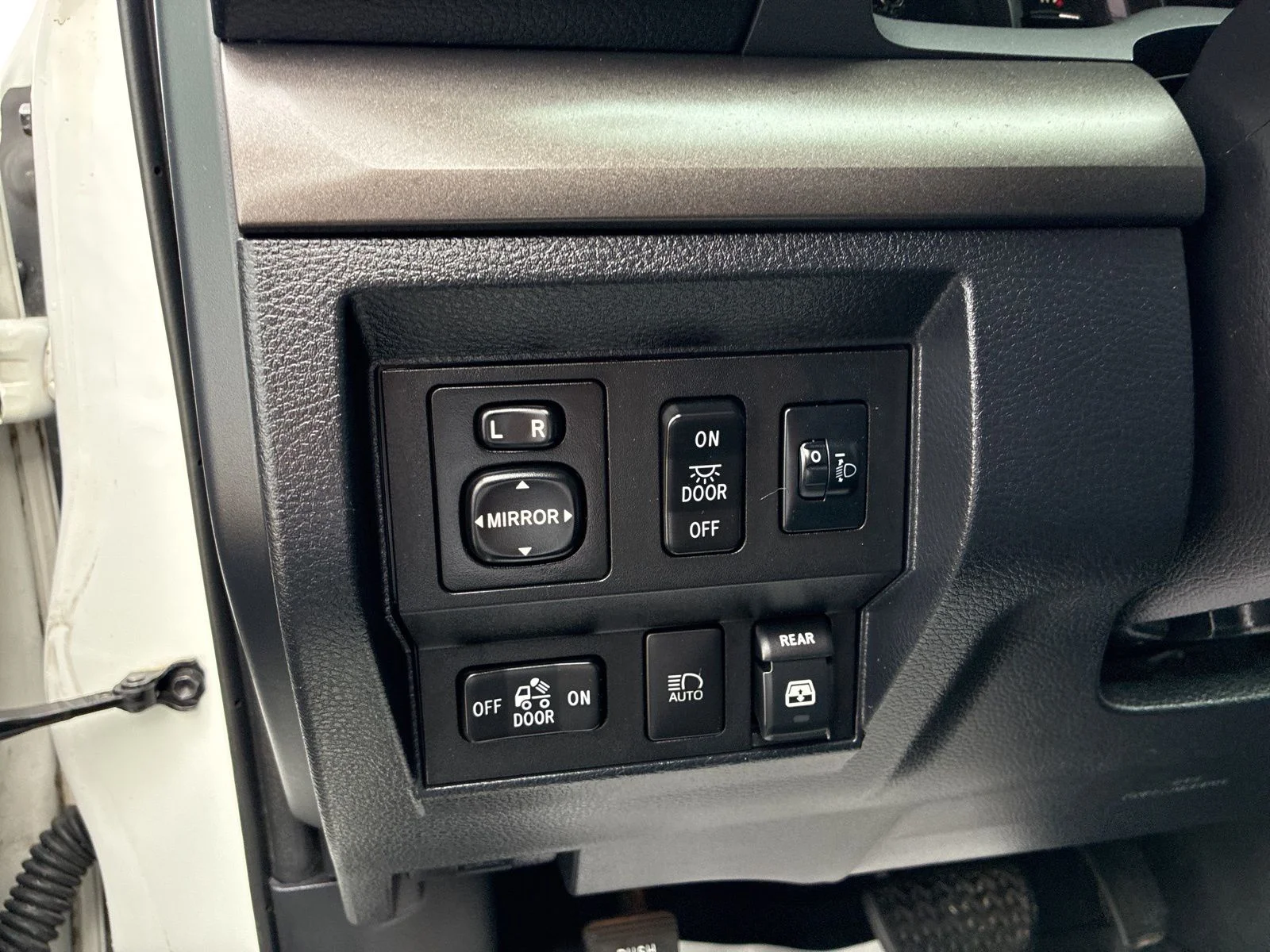 Used 2018  Toyota SR5 image 21