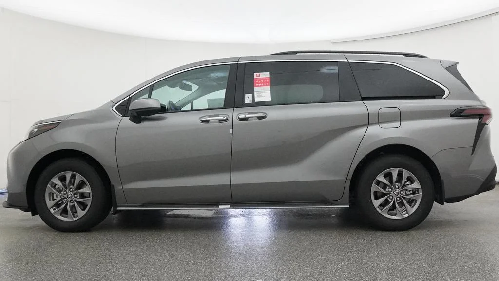 New 2026 Heavy Metal Toyota XLE image 2