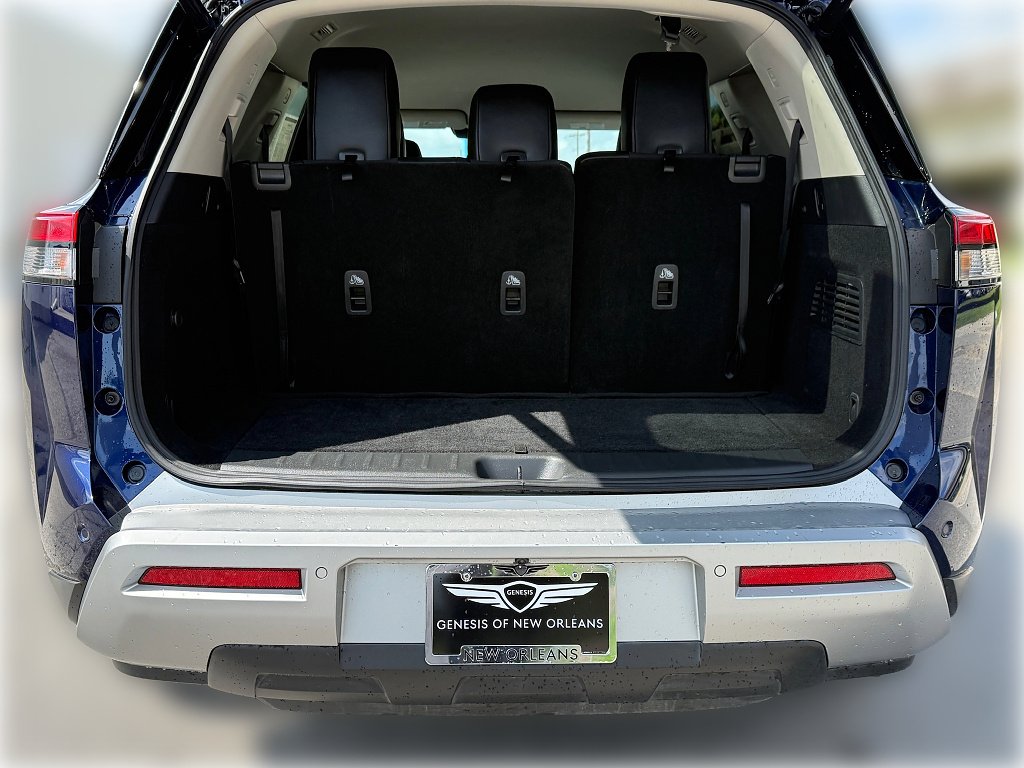 Used 2025 Deep Ocean Blue Pearl Nissan SL image 8