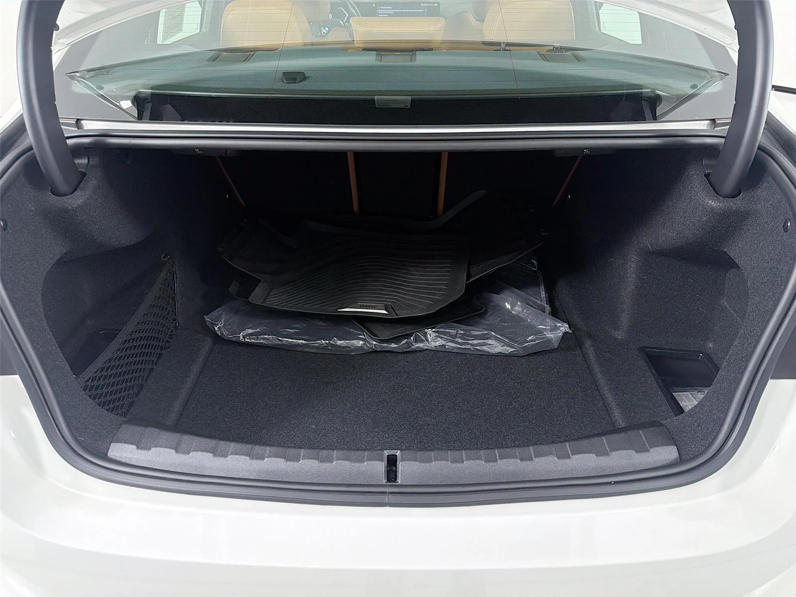 Used 2024 Alpine White BMW 330i image 21