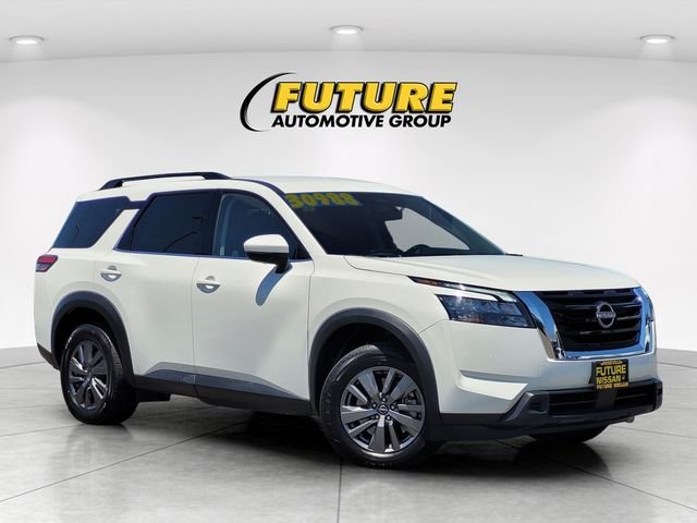 Used 2025 White Nissan SV image 1