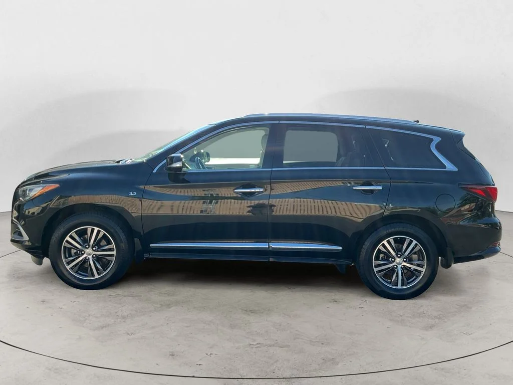 Used 2016 Black INFINITI Base image 8