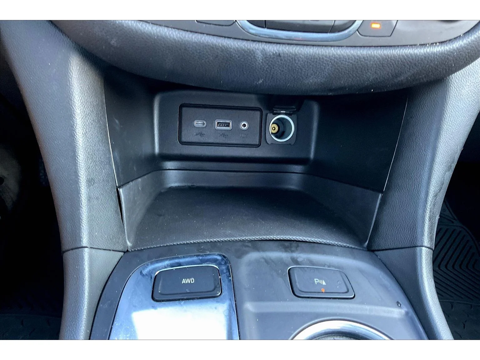 Used 2023 SUMMIT WHITE Chevrolet LT image 22