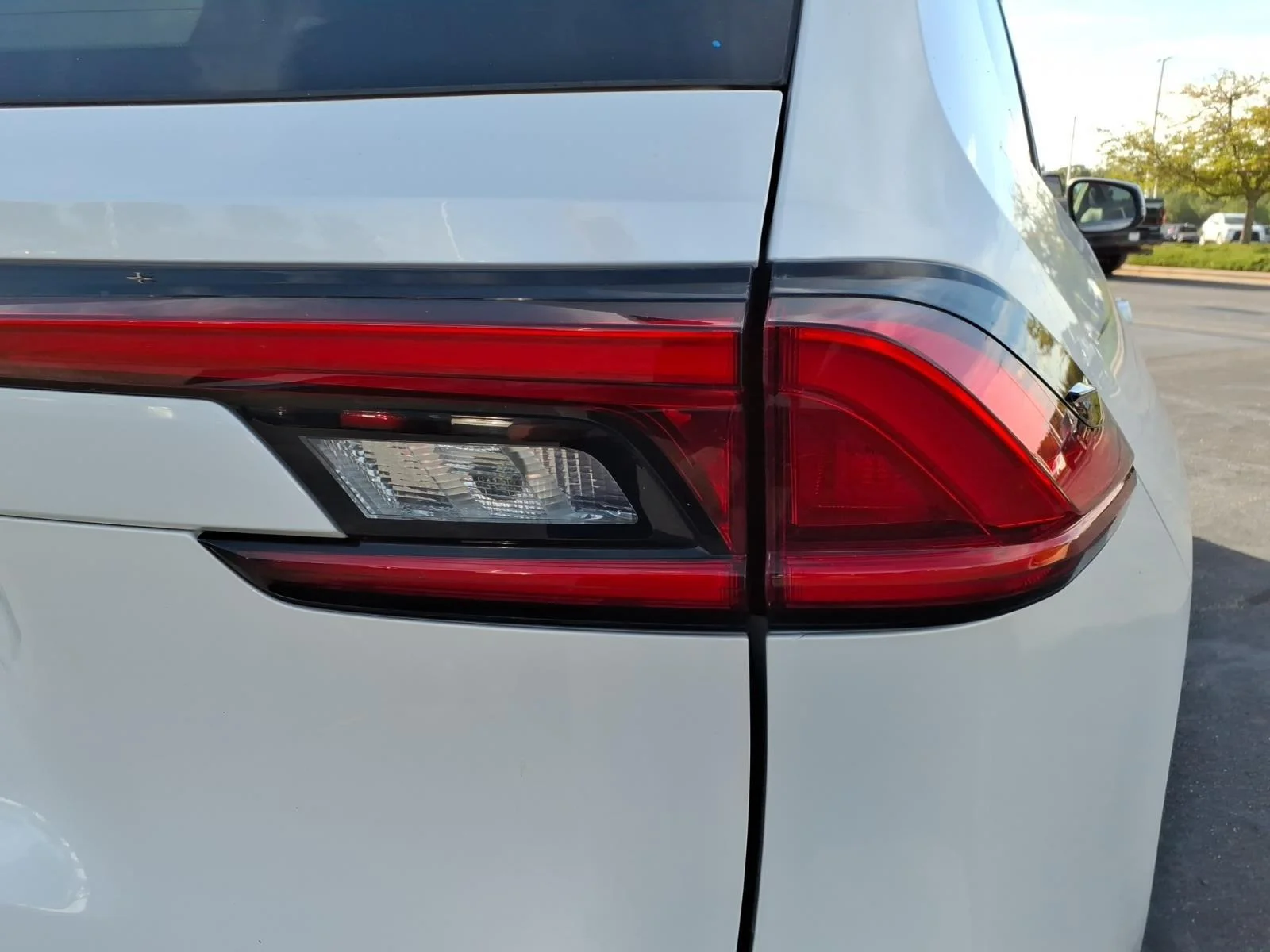 Used 2024 Wind Chill Pearl Toyota XLE image 18