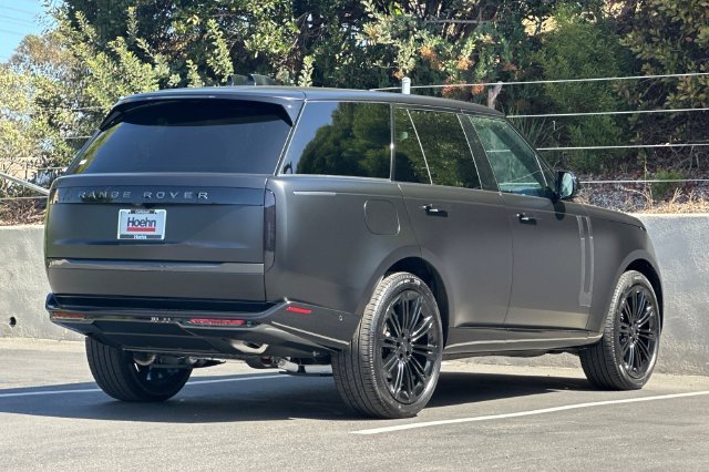 New 2026 Obsidian Black Satin Land Rover SE image 5