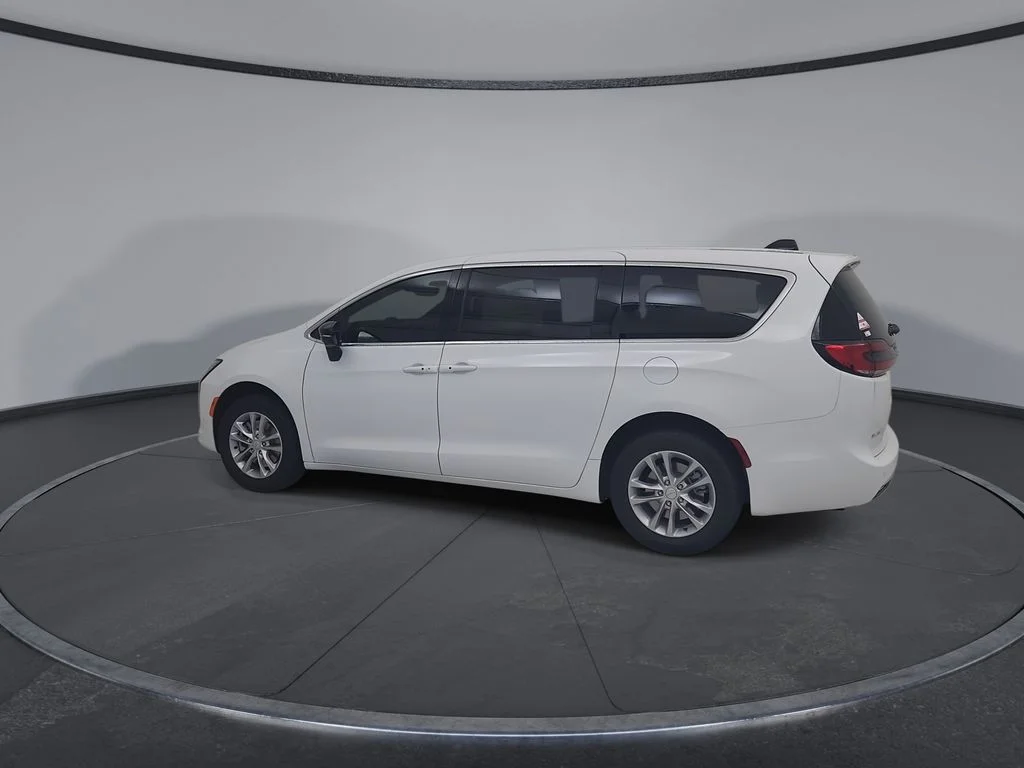 New 2027 Bright White Clear-Coat Exterior Paint Chrysler Select image 10
