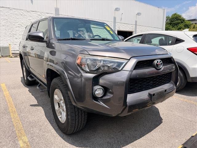 Used 2018 Magnetic Gray Metallic Toyota SR5 image 15