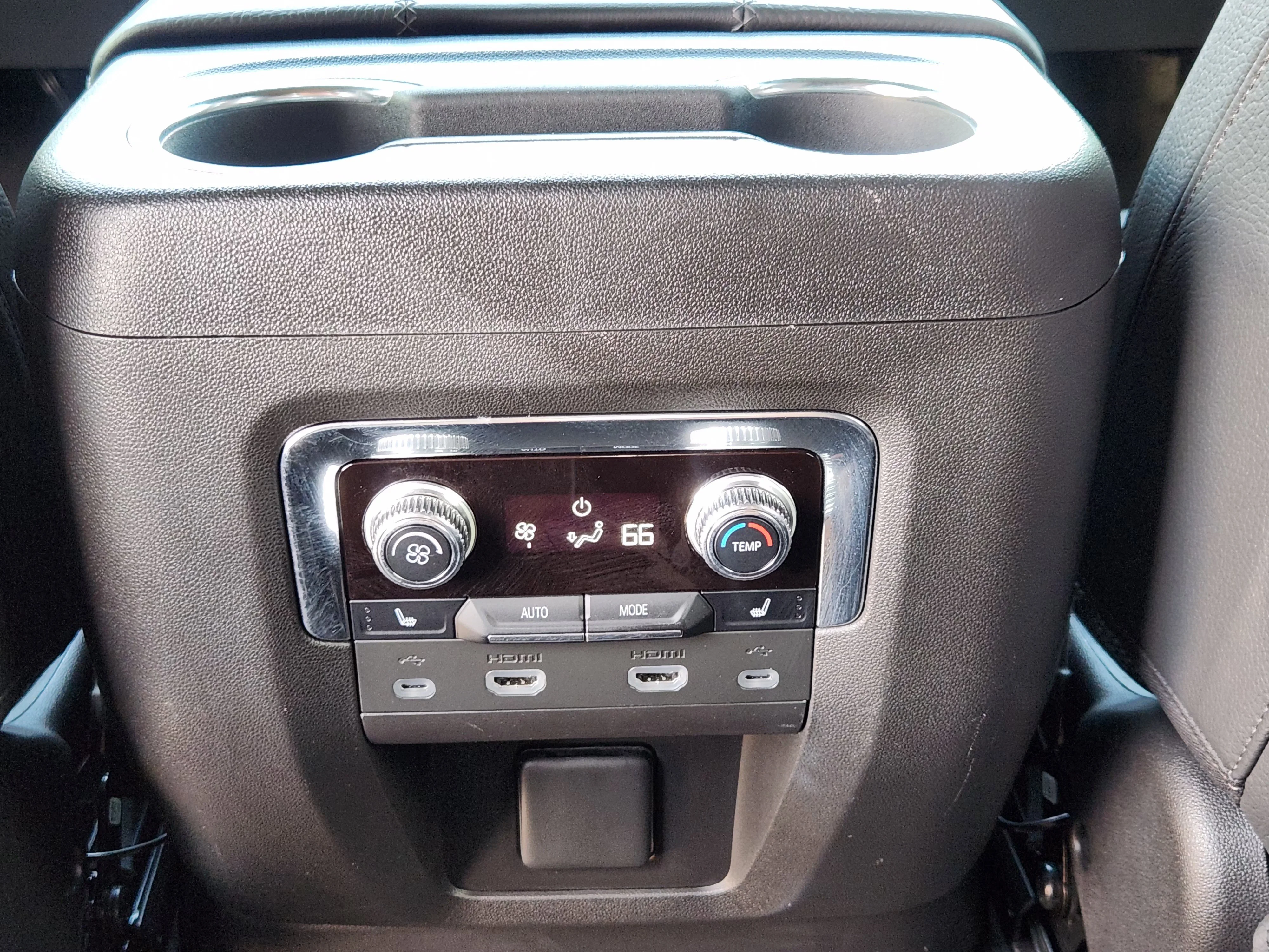 Used 2021 Onyx Black GMC Denali image 31