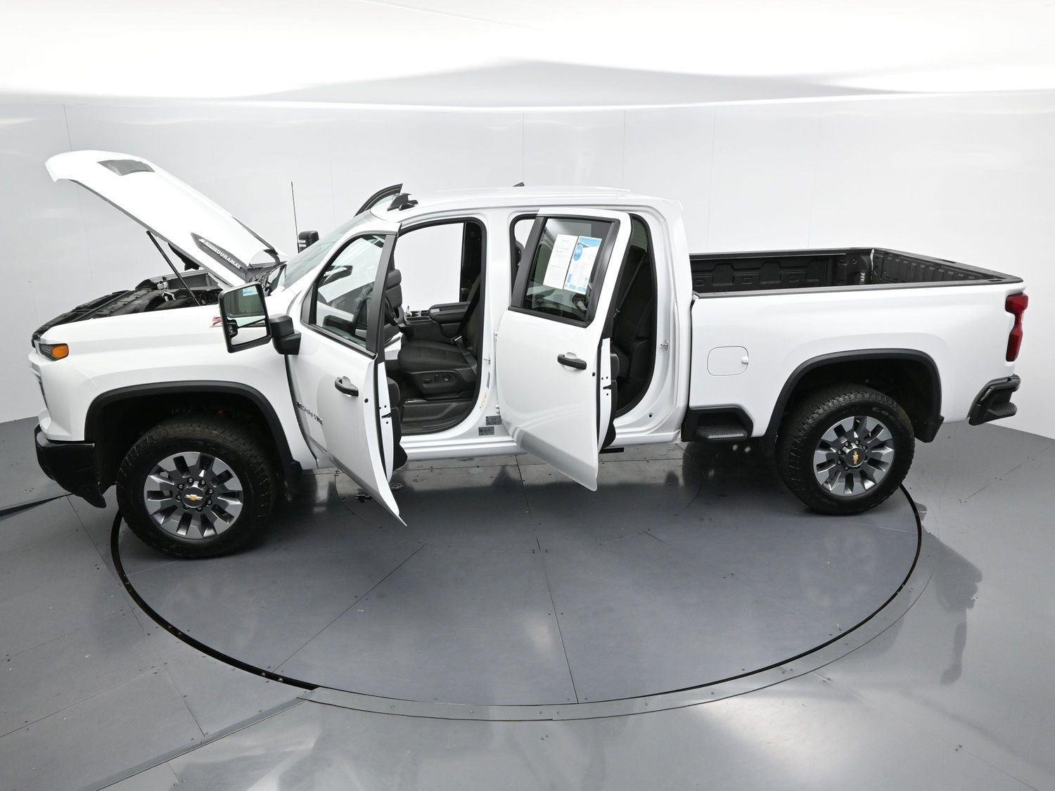Used 2024 Summit White Chevrolet Custom image 39