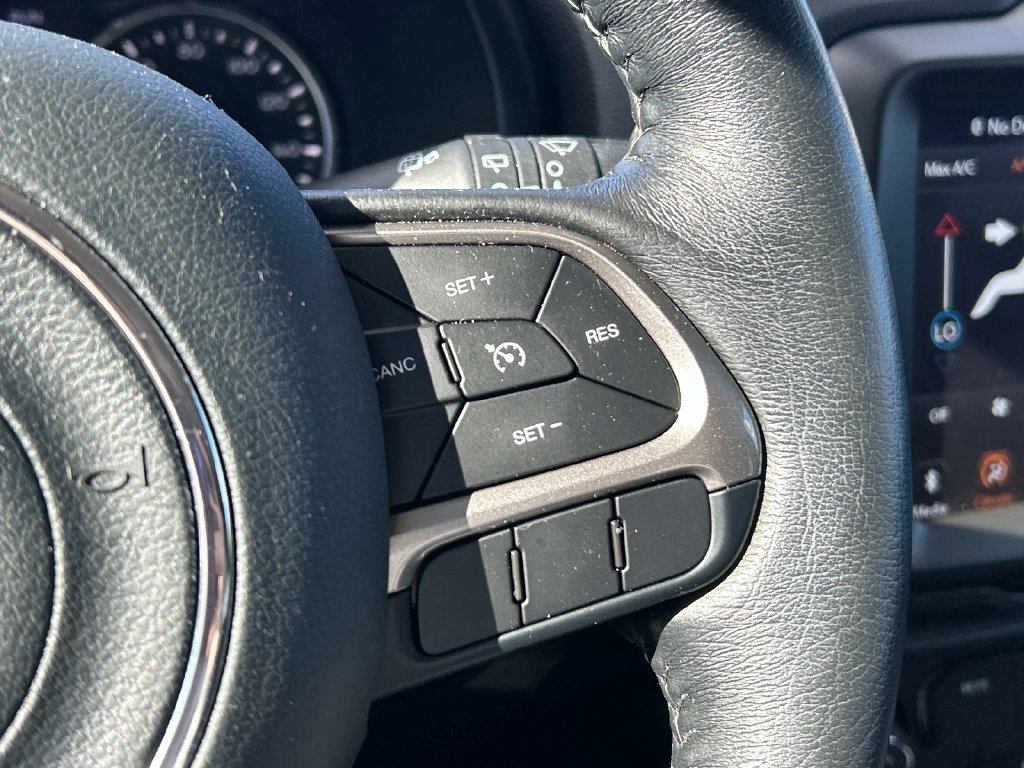 Used 2022 Black Jeep Latitude image 22