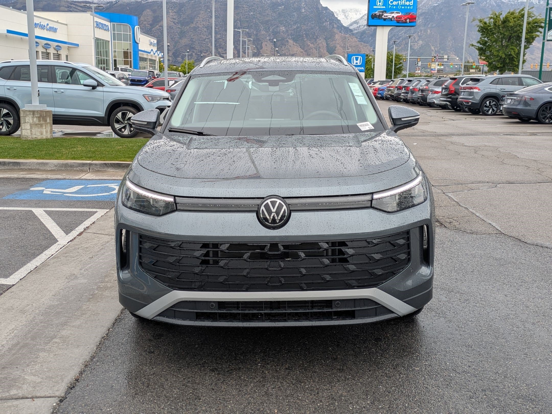 New 2026 Platinum Gray Metallic Volkswagen SE image 9