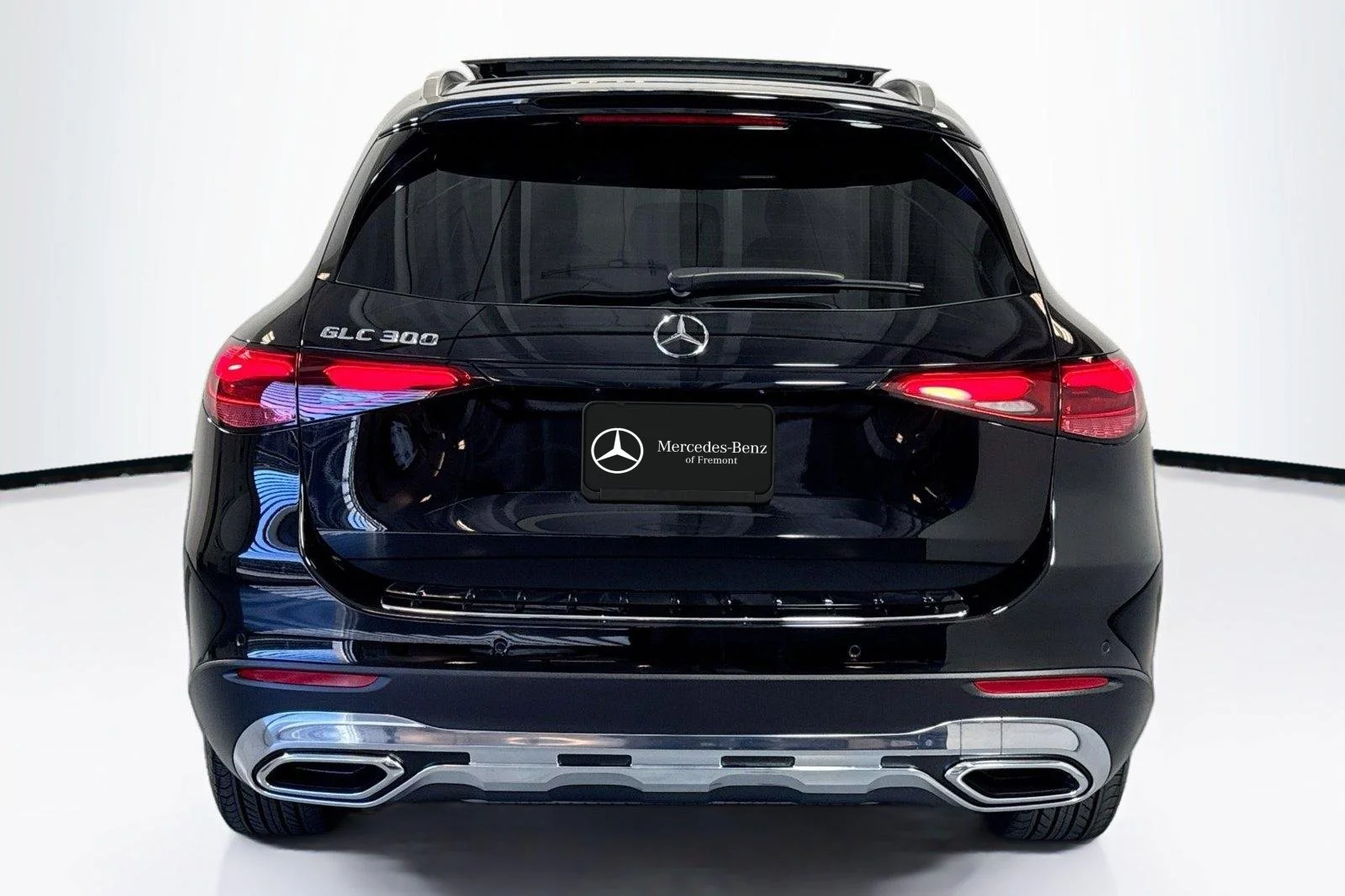 Used 2025 Black Mercedes-Benz GLC 300 image 6