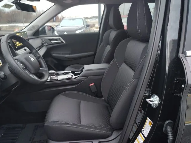 New 2026 Black Mitsubishi ES image 12