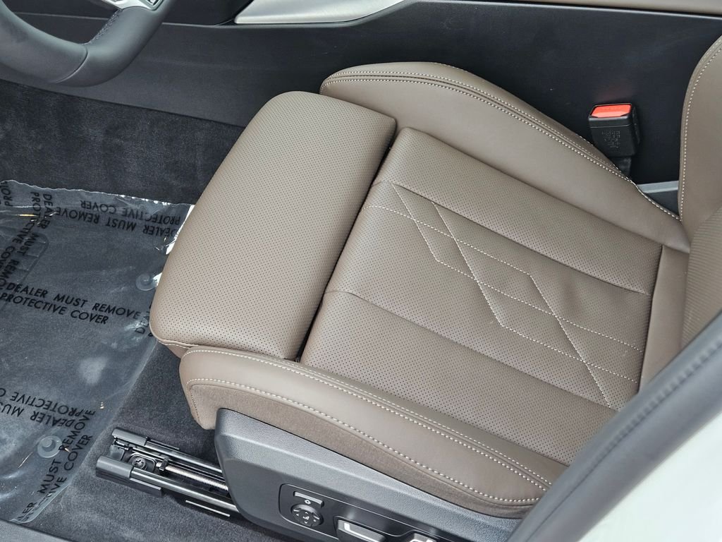 Used 2026 Alpine White BMW 30 xDrive image 31