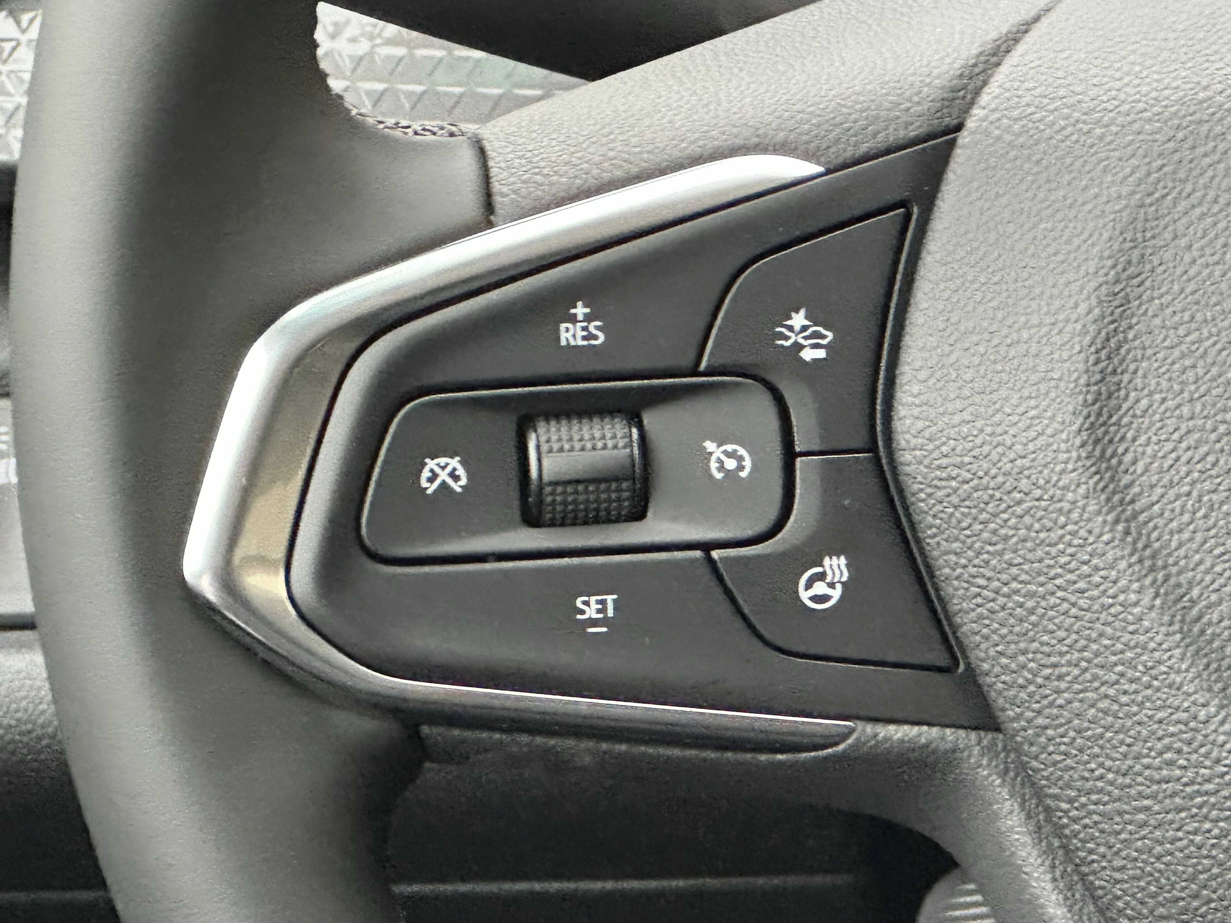 New 2026 Summit White Chevrolet ACTIV image 12