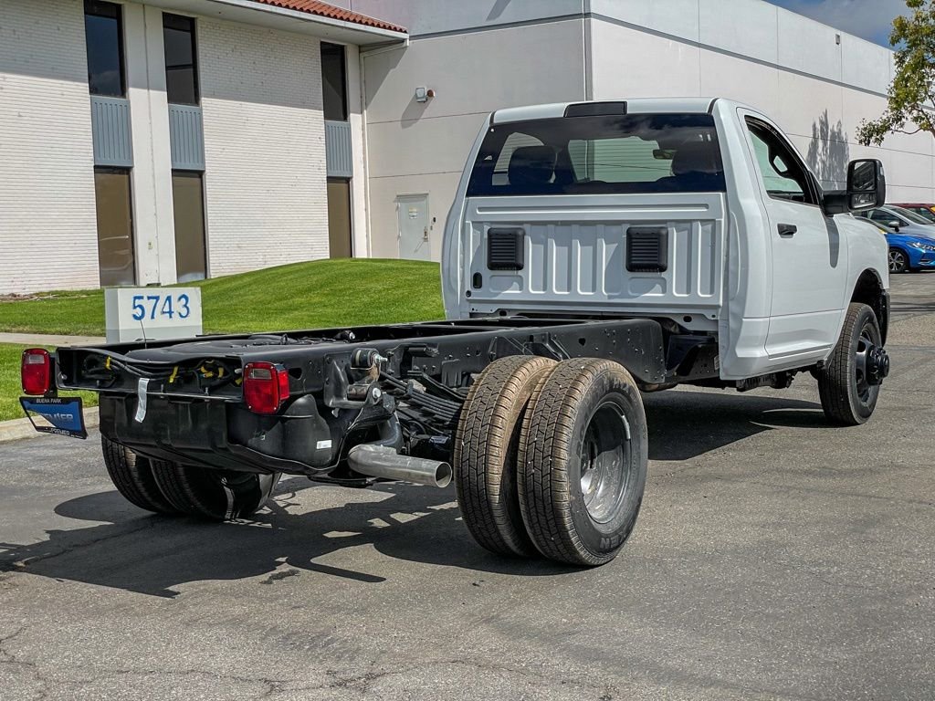 2025 RAM 3500 Chassis Tradesman - Photo 6