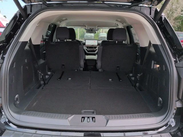 New 2026 Agate Black Metallic Ford Active image 13