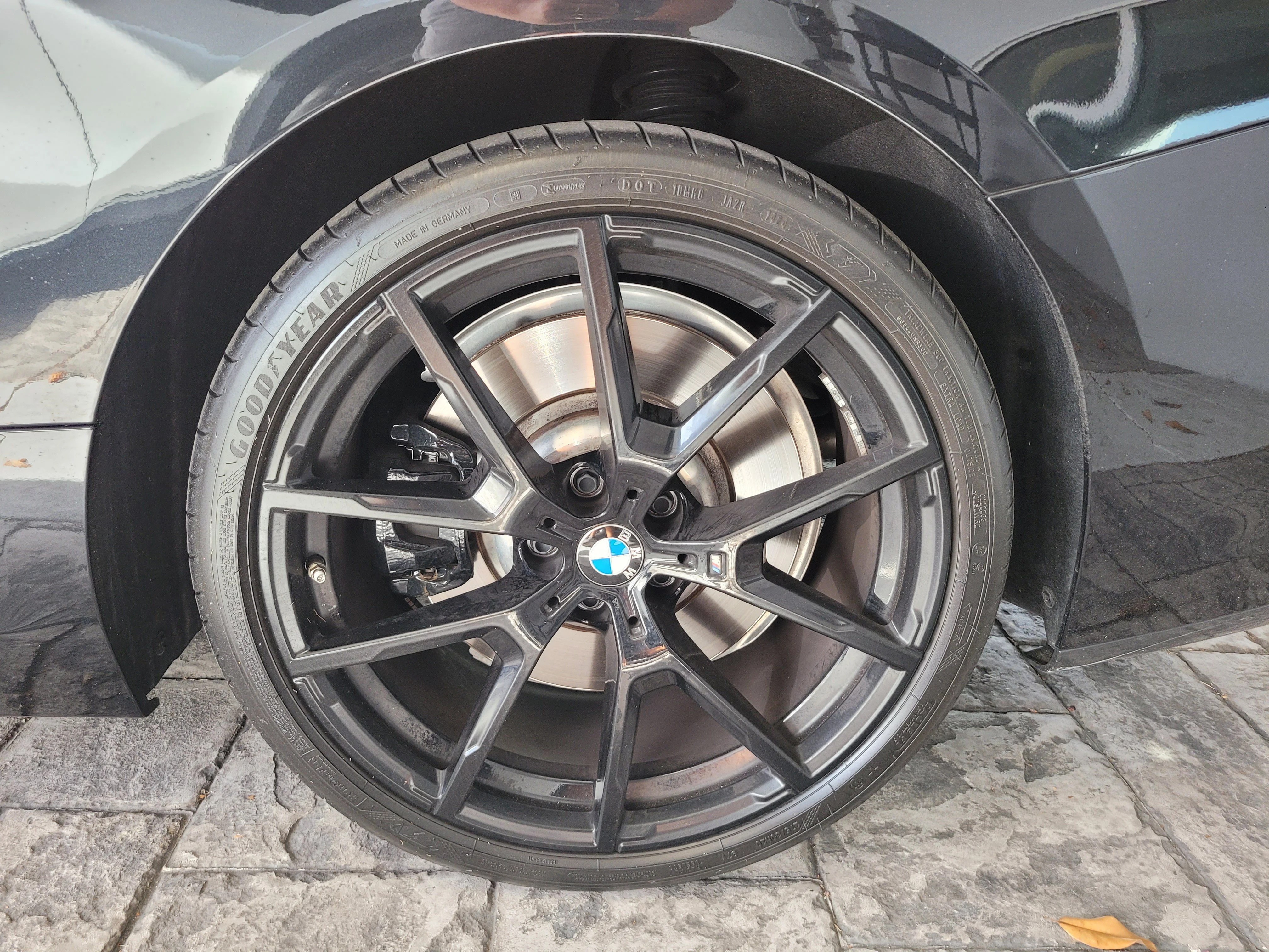 Used 2025 Black Sapphire Metallic BMW 840i image 8