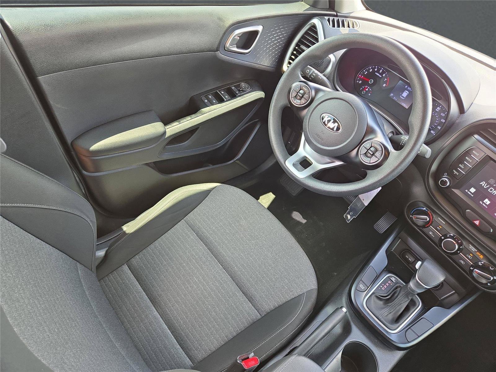 Used 2020 White Kia S image 15