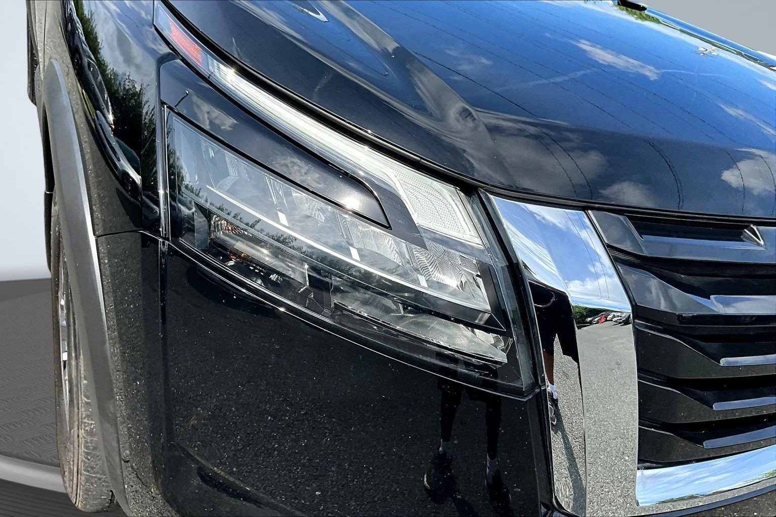 Used 2023 Black Nissan S image 24